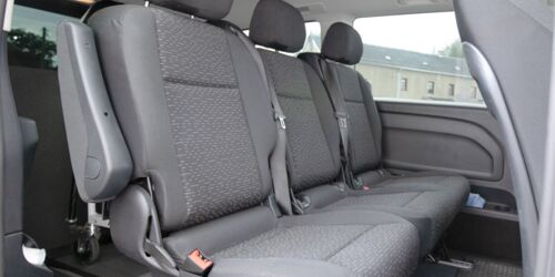 Mercedes Vito • 1 Rollstuhlplatz • 4 Sitzplätze • elektrische Auffahrrampe